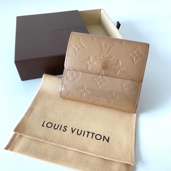 Louis Vuitton Vernis Beige wallet